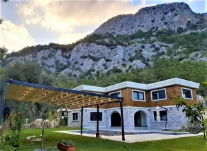 Read more about the article Uşak Pergola ve Uşak Bioklimatik Pergola